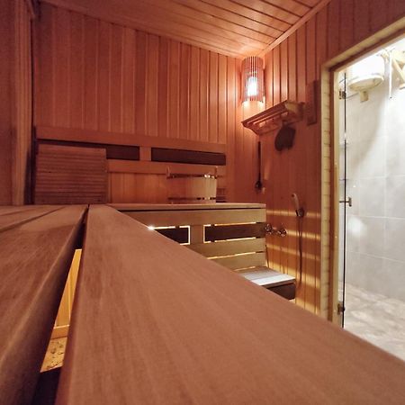 Scandi Cozy Cabin: Mountain Retreat with Fireplace and Sauna Besqaynar Exterior photo